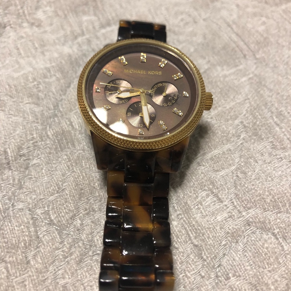 Michael Kors tortoise watch in great condition!